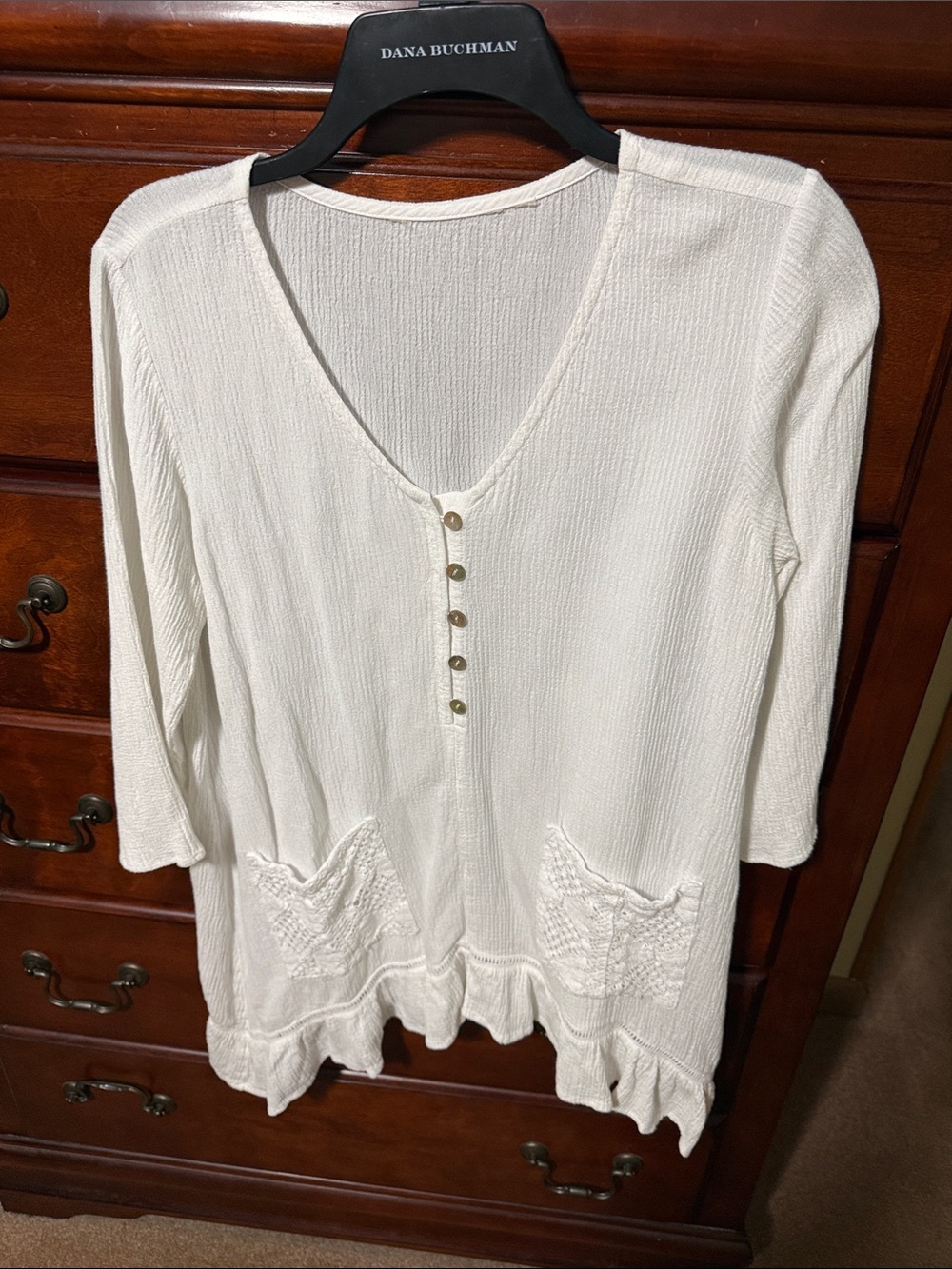 Dana Buchman White V-Neck Tunic with Front Pockets